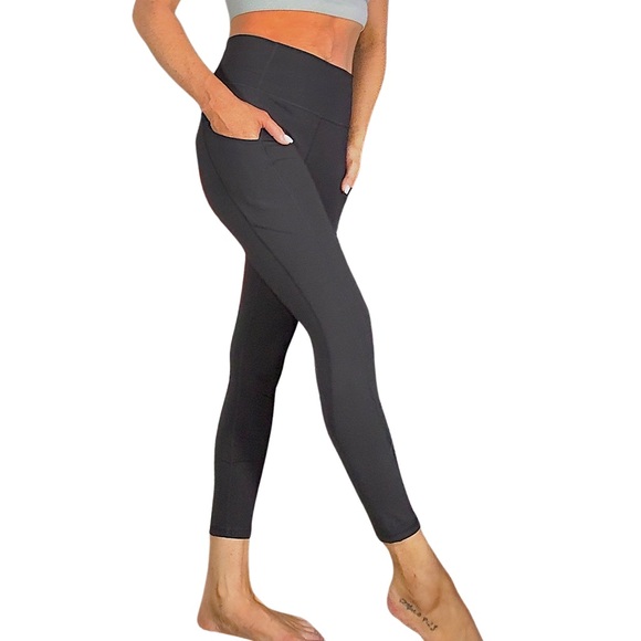 FABLETICS ButterLuxe High Waist Compression Leggings with Pockets‎ - Picture 2 of 6
